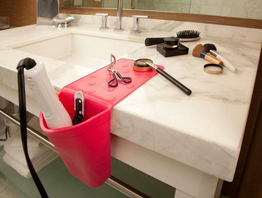 10 полезных предметов для маленькой ванной комнаты