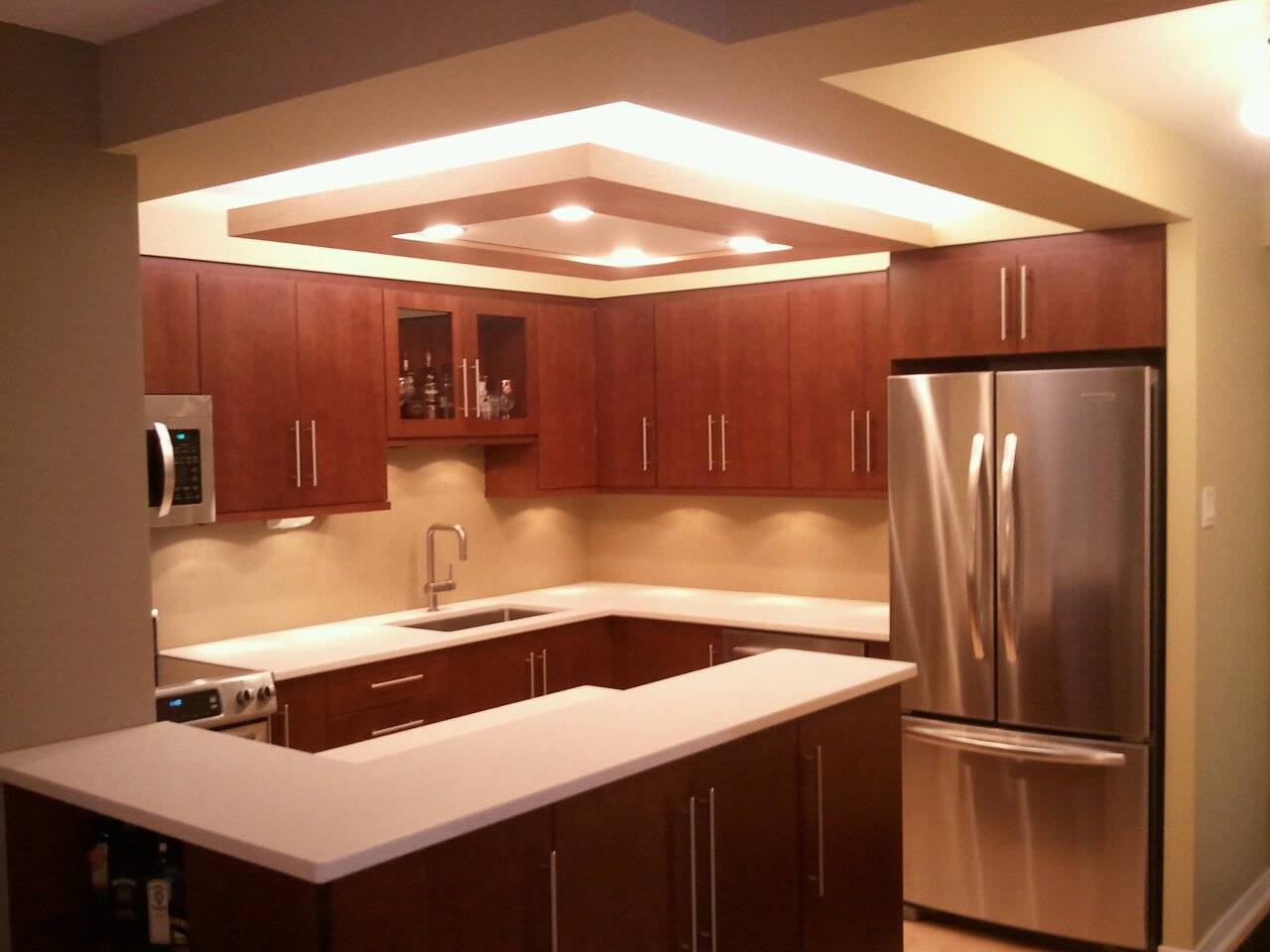 Потолок из гипсокартона своими руками на кухне: двухуровневый и с подсветкой