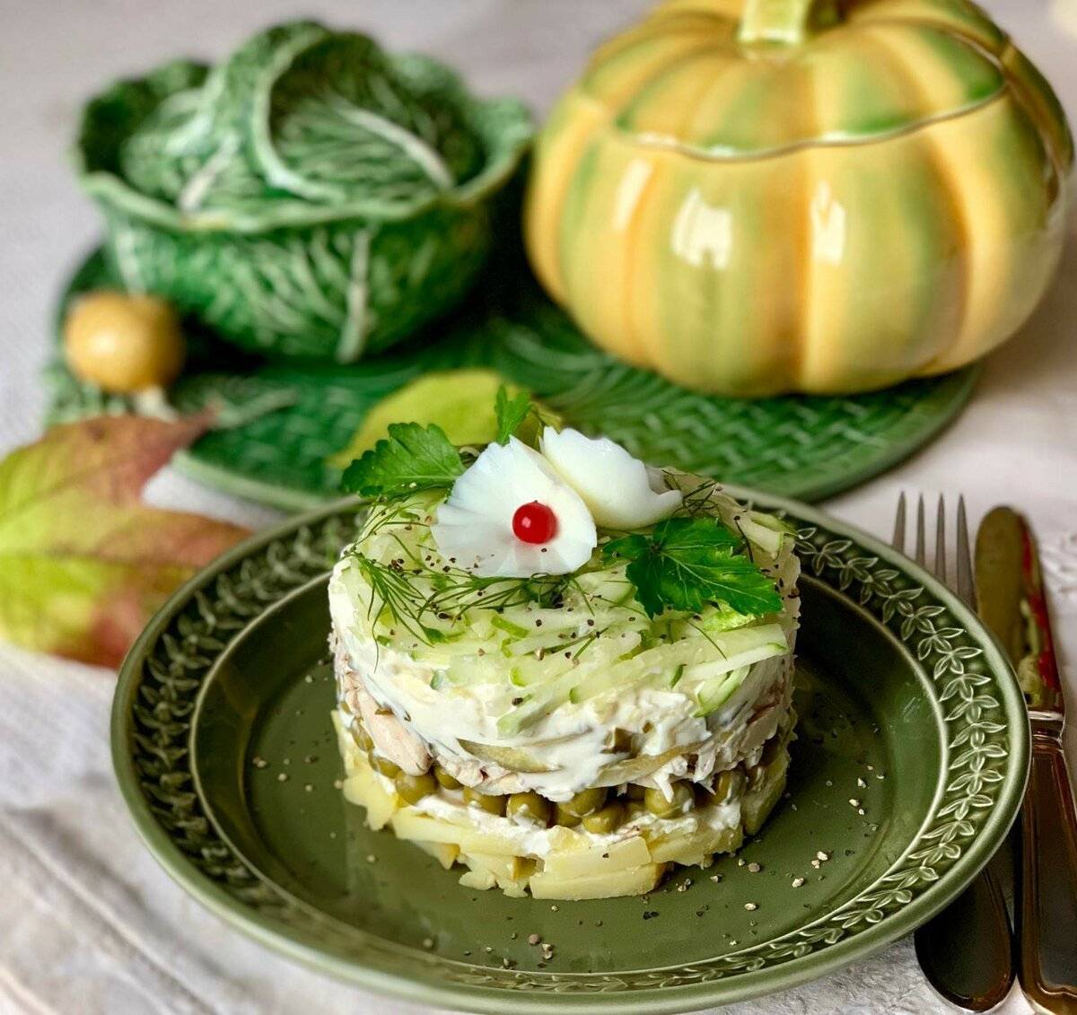 Ингредиенты для салата оливье подешевели. как поесть салат в новый год и не навредить фигуре | ямал-медиа