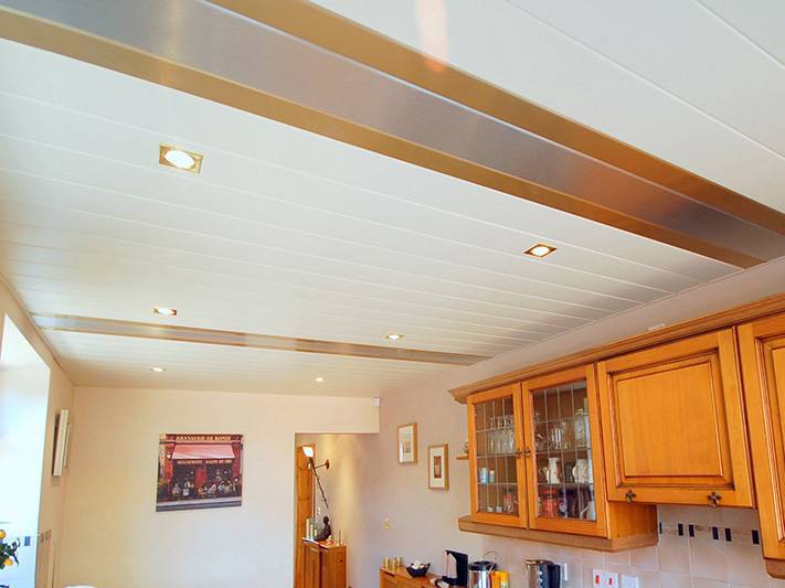 Реечный потолок на кухне: 20+ реальных фото примеров