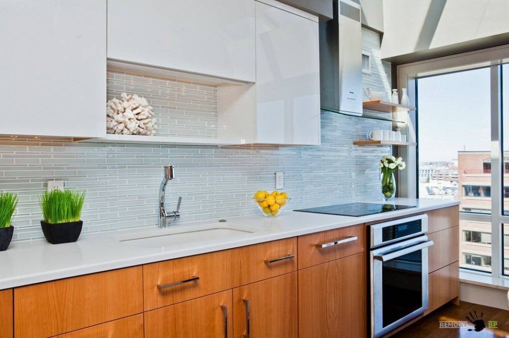 Особенности выбора настенных панелей для кухни: достоинства, виды кухонных стеновых панелей