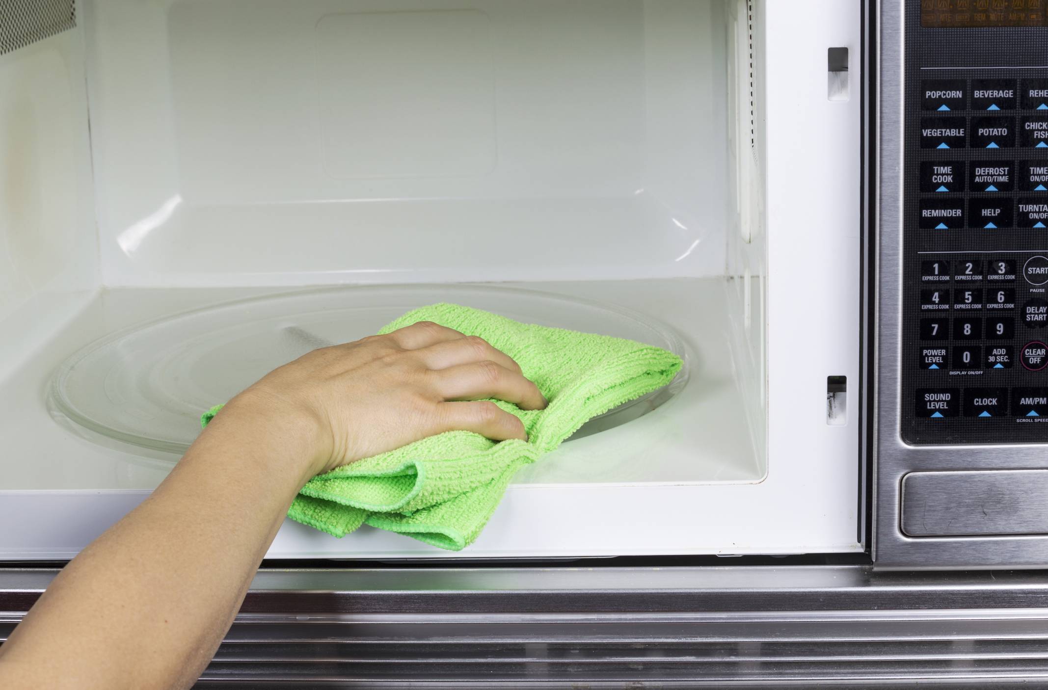Как отмыть и очистить микроволновку от жира внутри в домашних условиях