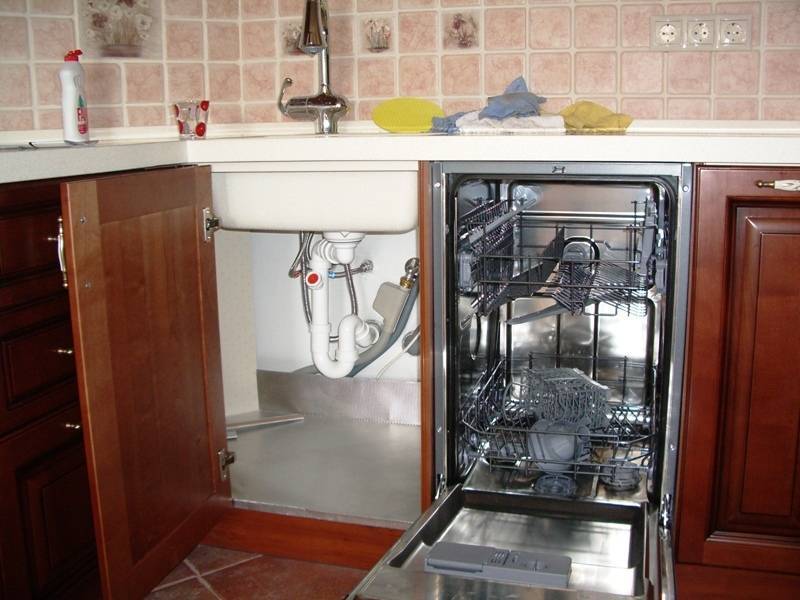 Как установить встраиваемую посудомоечную машину самостоятельно в кухонный гарнитур