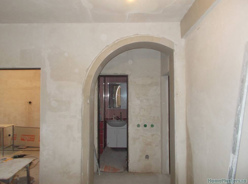 Использование арки на кухне вместо двери: фото примеров