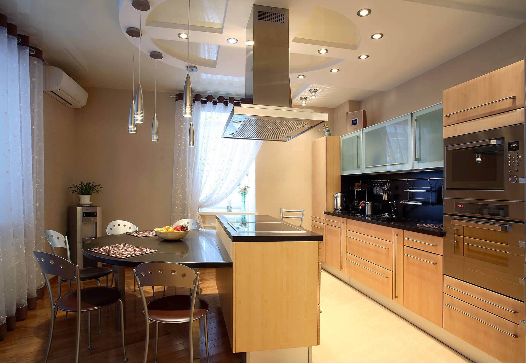 Натяжной потолок на кухне: фото интерьеров, отзывы, достоинства и недостатки