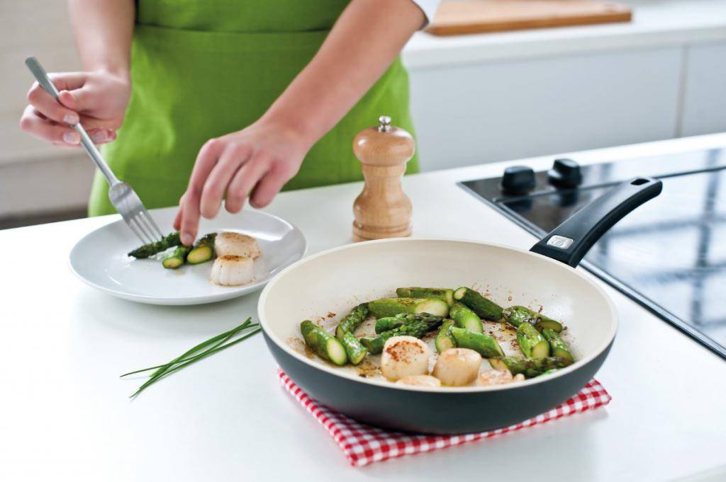 Как выбрать сковороду ? - обзор топ-15 лучших сковородок для домашней кухни