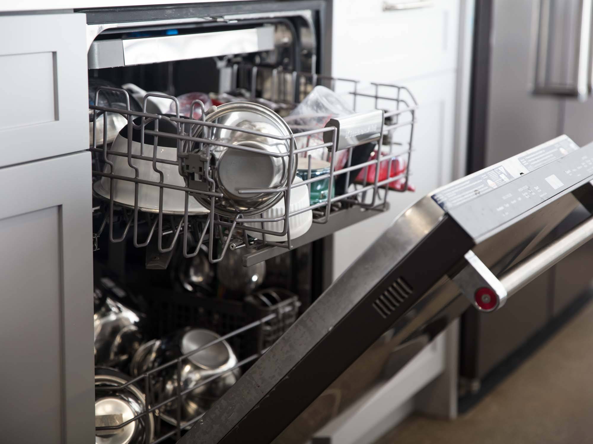 Как пользоваться посудомоечной машиной правильно — первый запуск и последующая эксплуатация