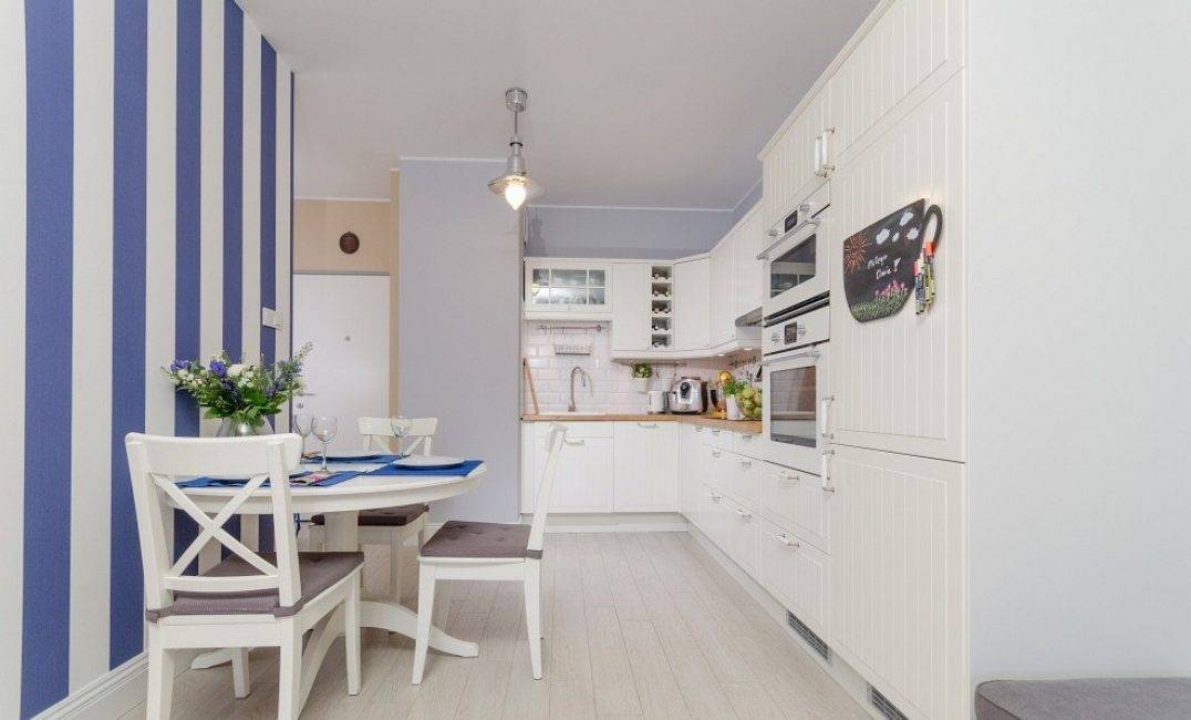 Комбинирование обоев на кухне: 100 красивых идей (фото)