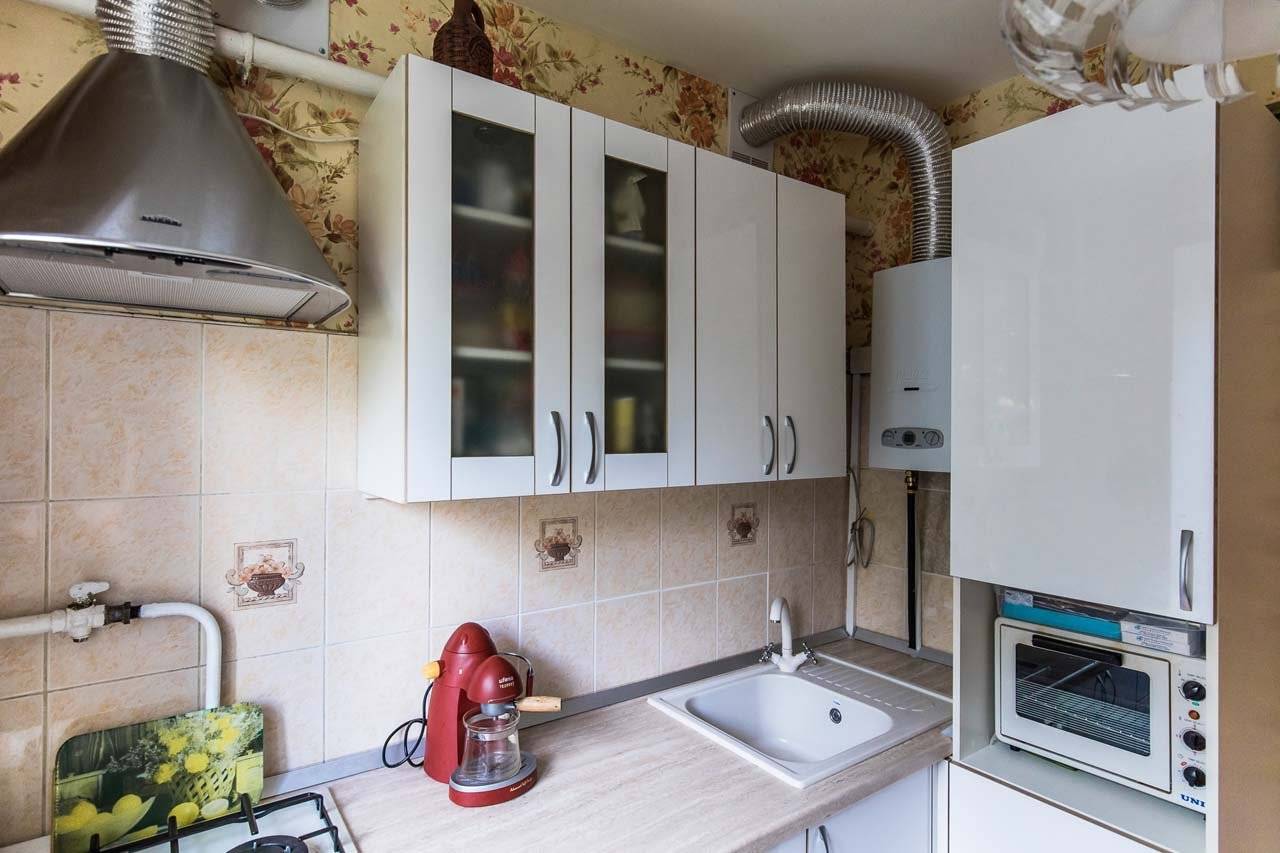 Кухня с газовой колонкой: фото реальных интерьеров, варианты размещения