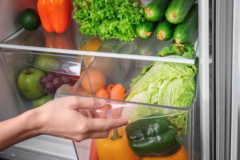Какие фрукты и овощи можно хранить в холодильнике?