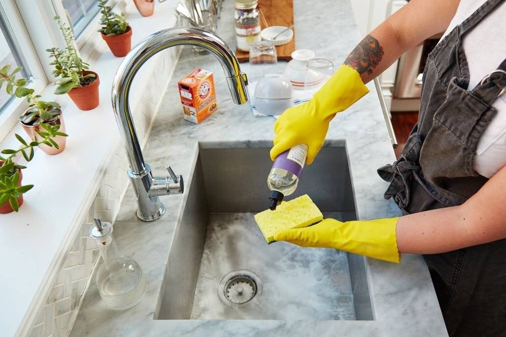 Обзор эффективных и безопасных средств для чистки посуды из нержавеющей стали