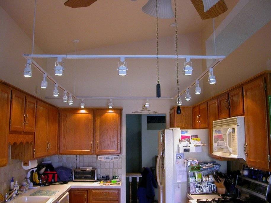 Как расположить светильники на натяжном потолке?
