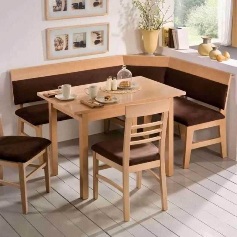 Как выбрать кухонный стол со стульями для маленькой кухни