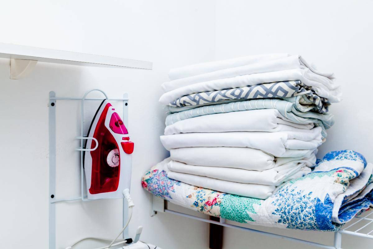 Как правильно гладить постельное белье, и нужно ли это вообще?