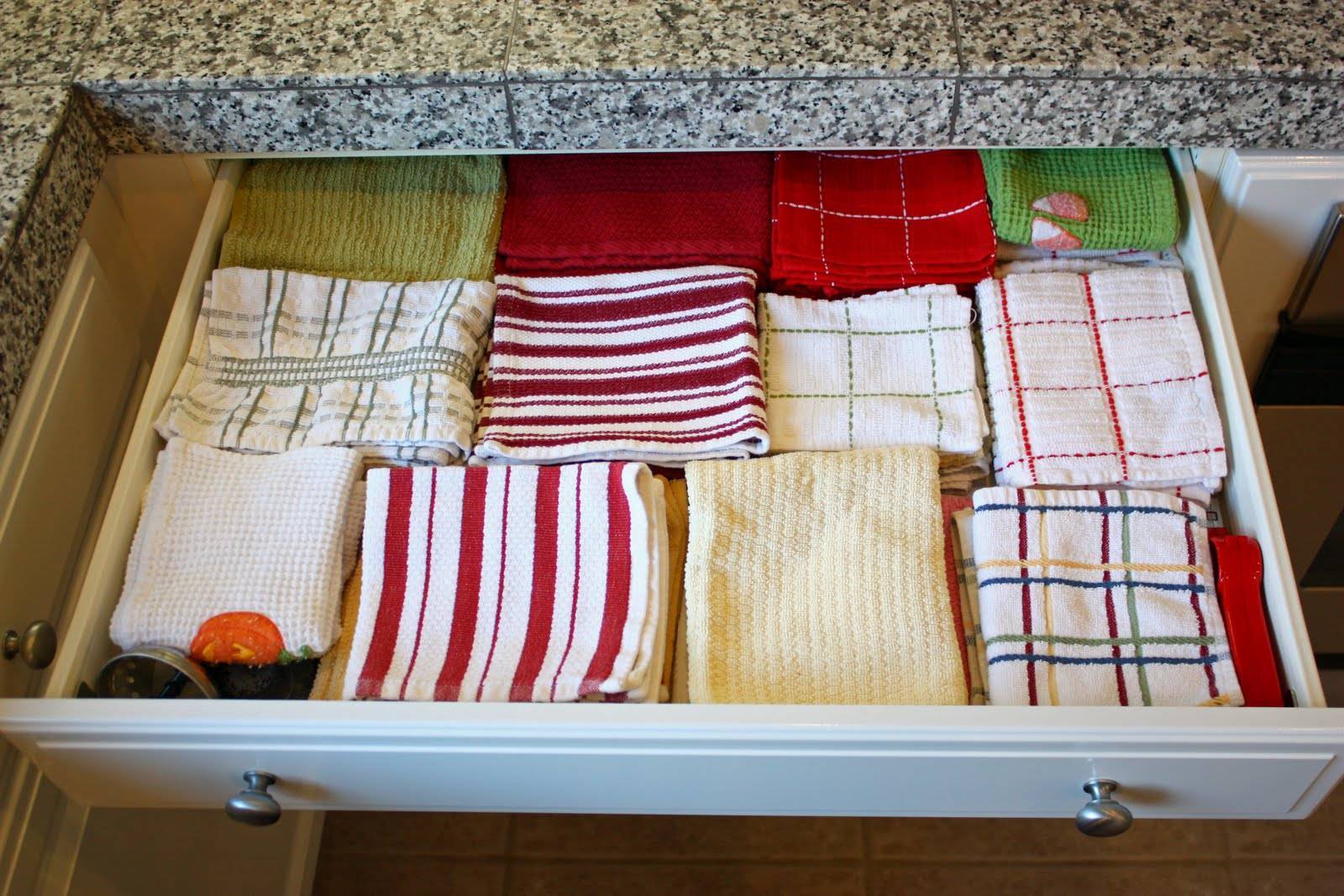 Что нужно знать о кухонных полотенцах: материал, хранение, уход