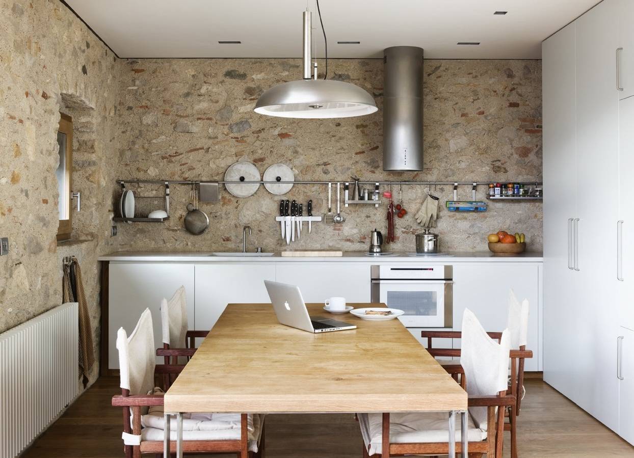 Отделка стен на кухне – варианты дизайна, современные фото идеи