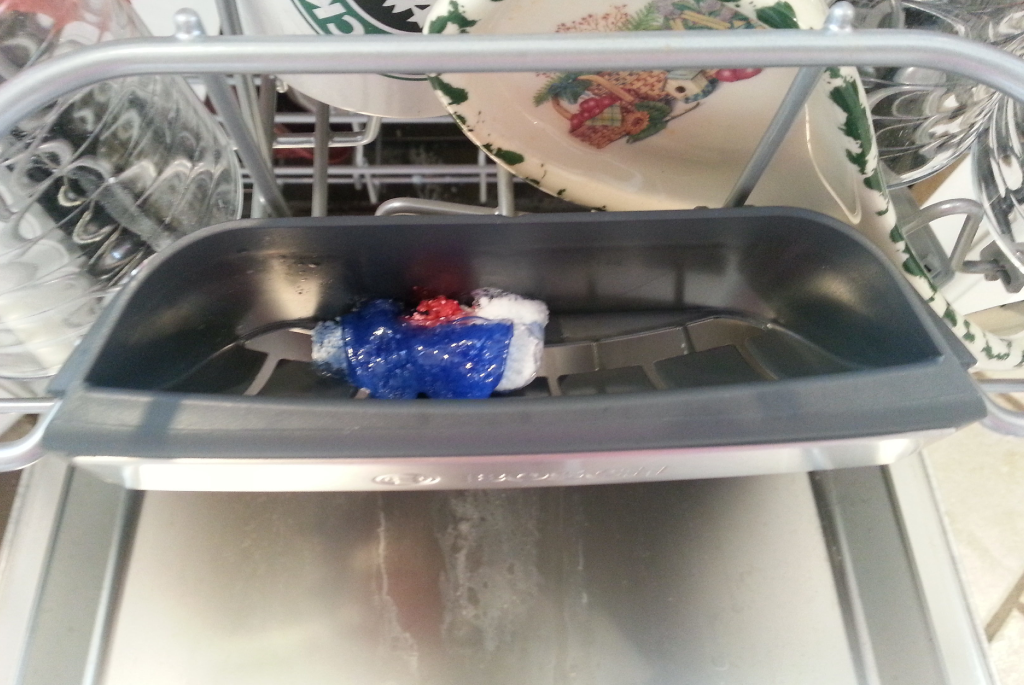 Что делать, если в посудомоечной машине не растворяется таблетка?