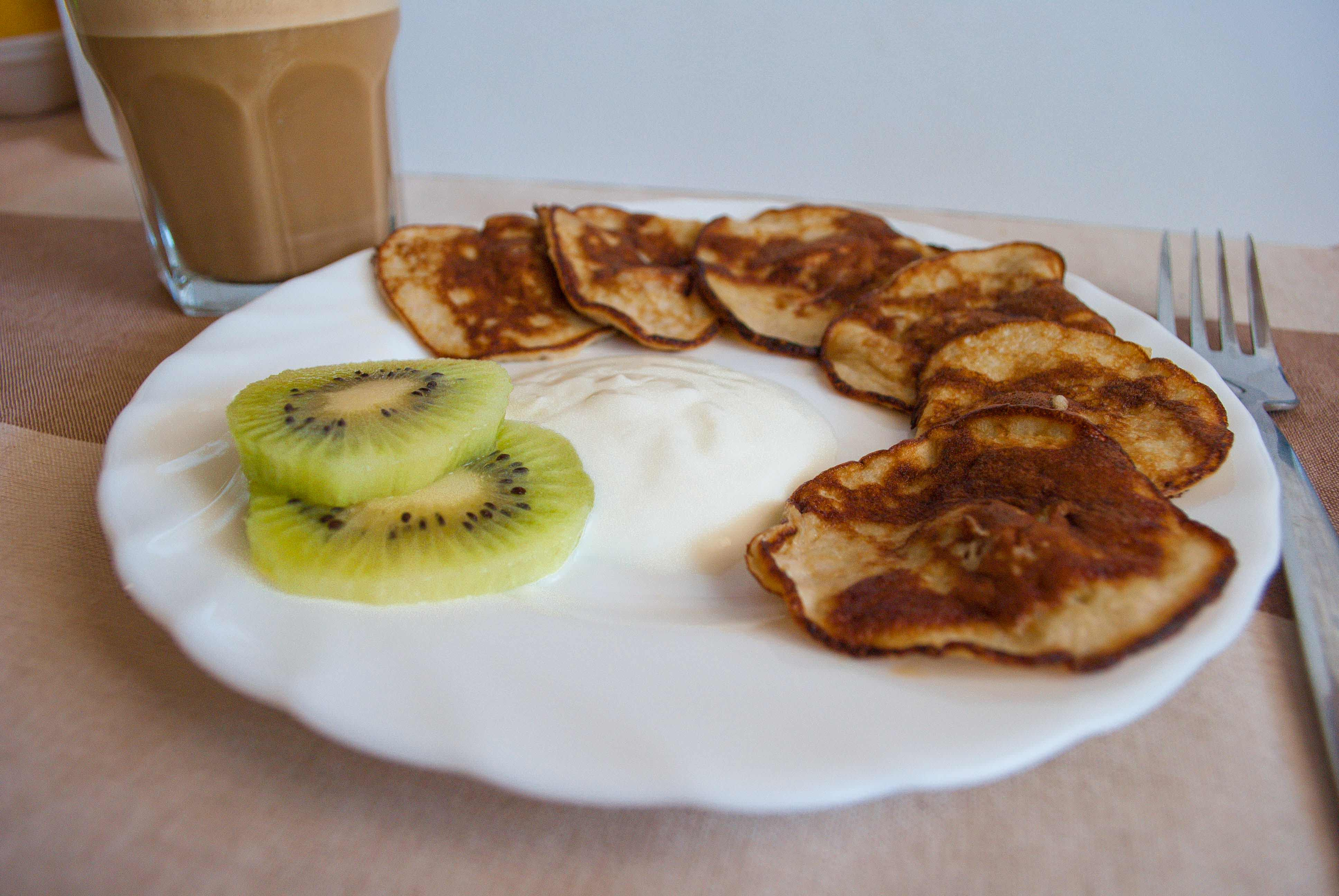 Банановые оладьи из 2 ингредиентов – идея для пп-завтрака