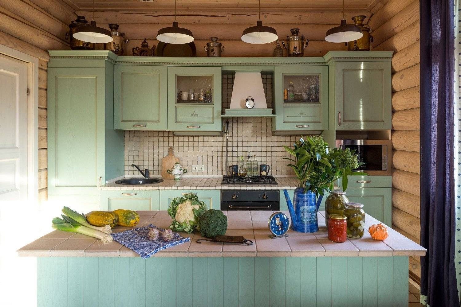 10 практичных советов для обустройства маленькой кухни на даче