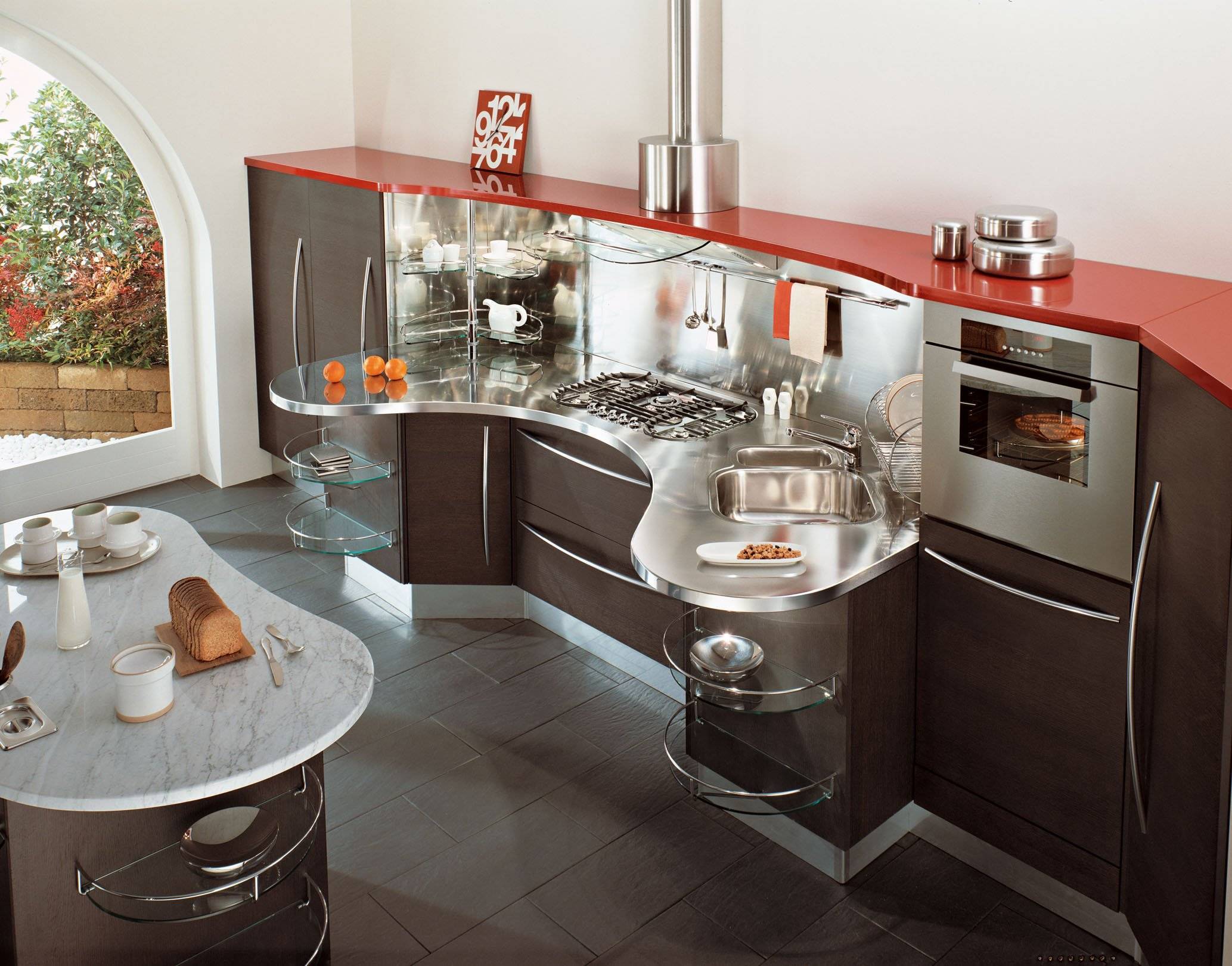 Круглый стол на кухню: уютные и практичные интерьерные решения для большой и маленькой кухни (170 фото)