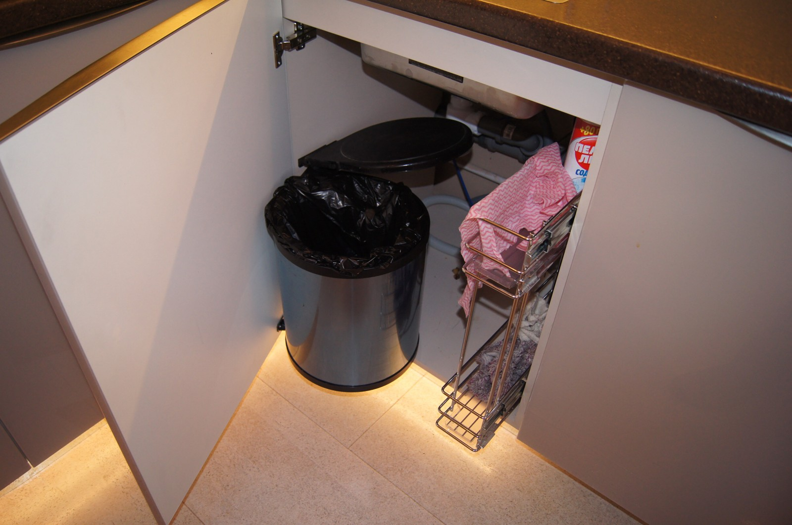 Полезные рекомендации по выбору мусорного ведра на кухню