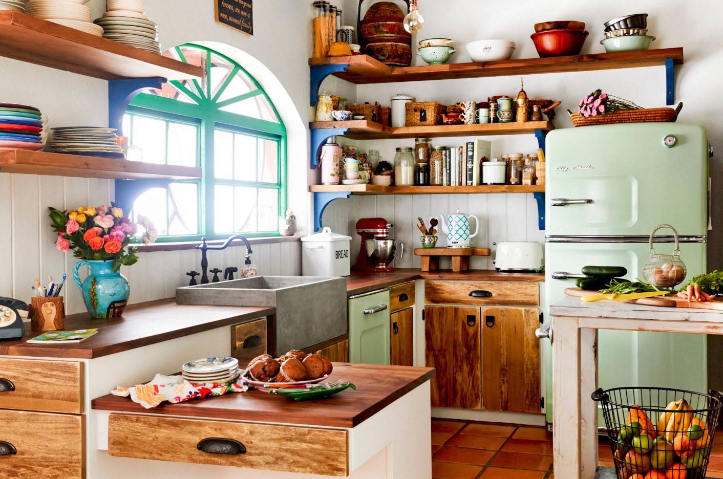 Открытые полки для кухни: фото идей дизайна кухни с открытыми верхними полками