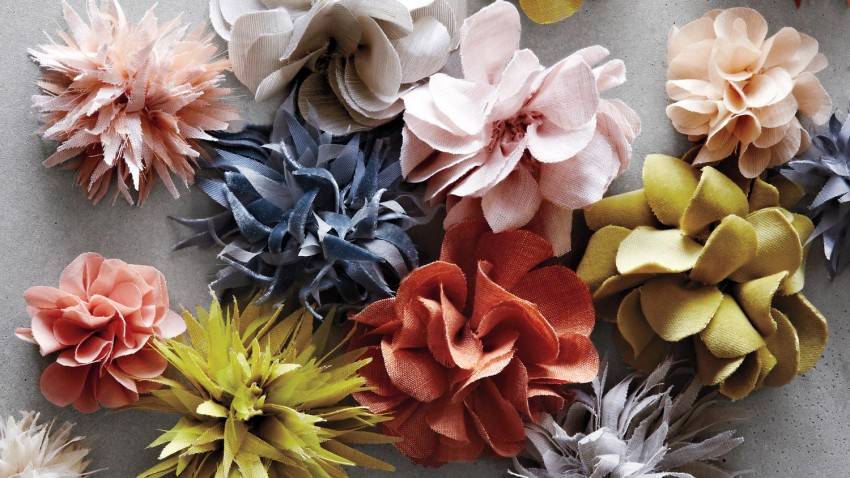 Цветы из ткани своими руками: пошаговый мастер класс на фото