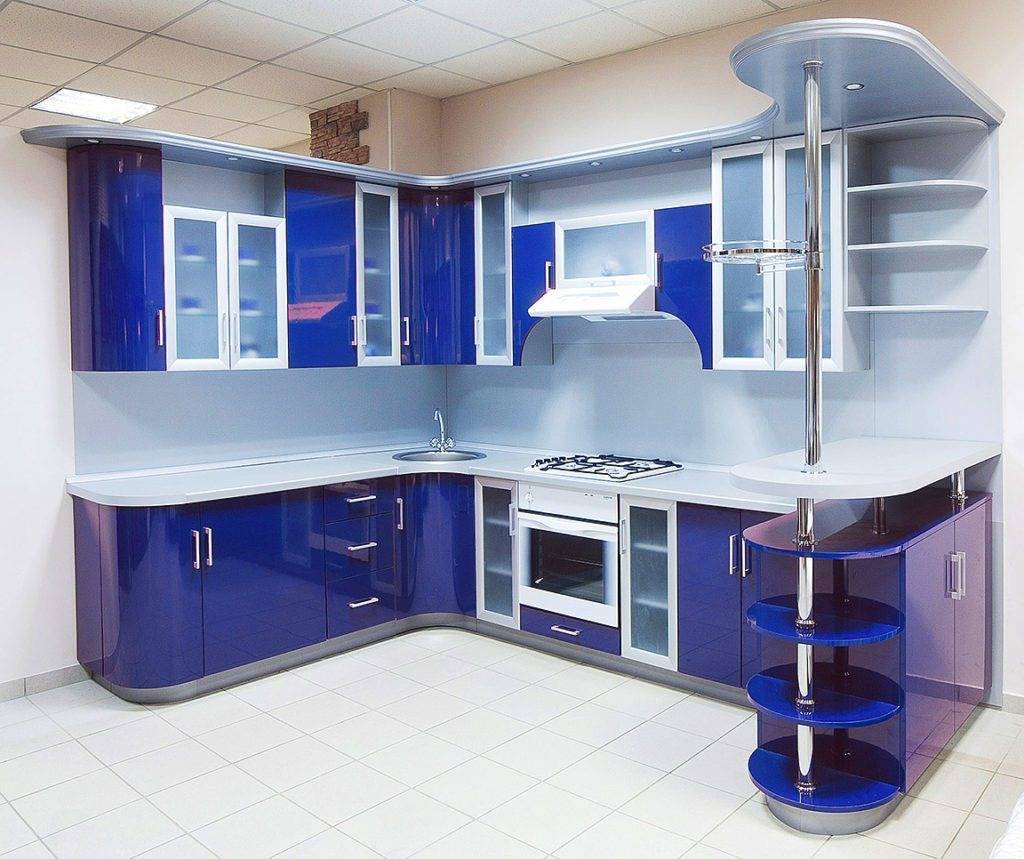 Современные кухонные гарнитуры: подробный обзор с рекомендациями экспертов