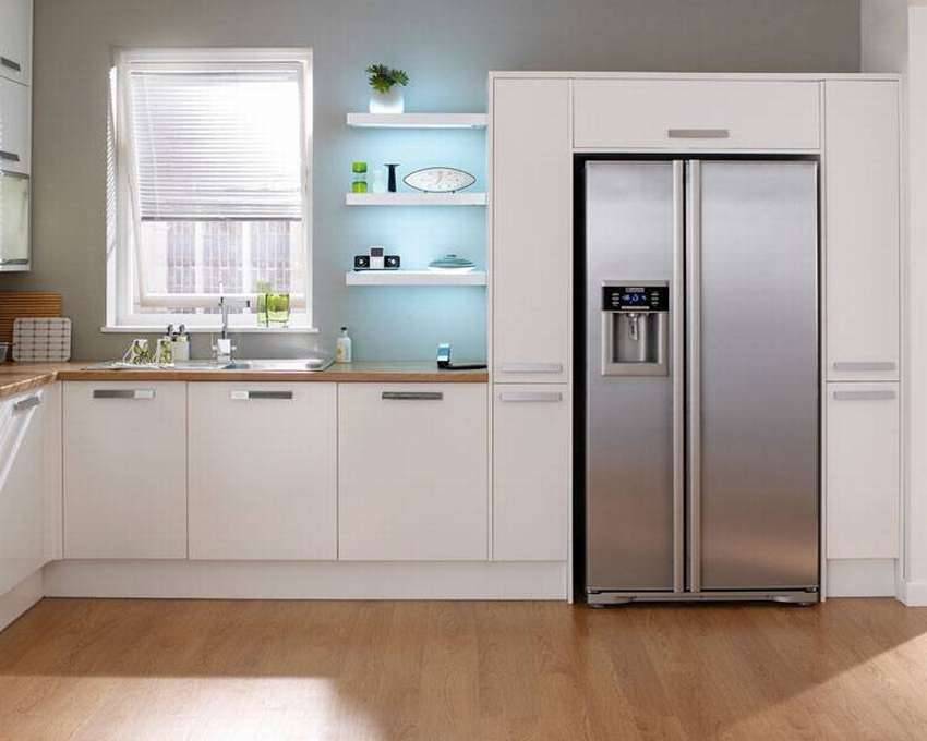 Как правильно установить холодильник на кухне