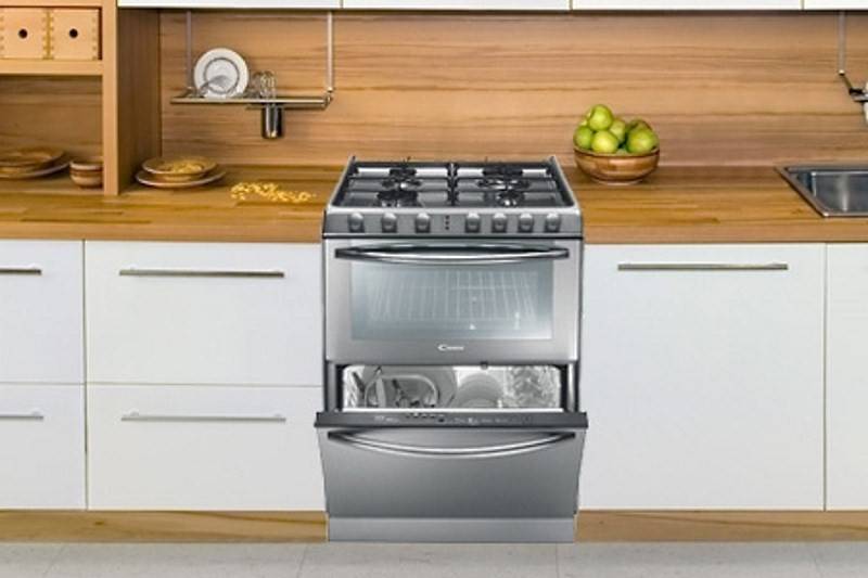 Можно ли установить посудомоечную машину под духовку в пенал