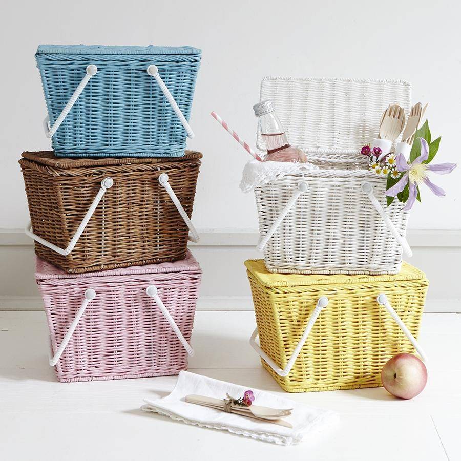 15 практичных идей использования плетеных корзин, которые украсят интерьер