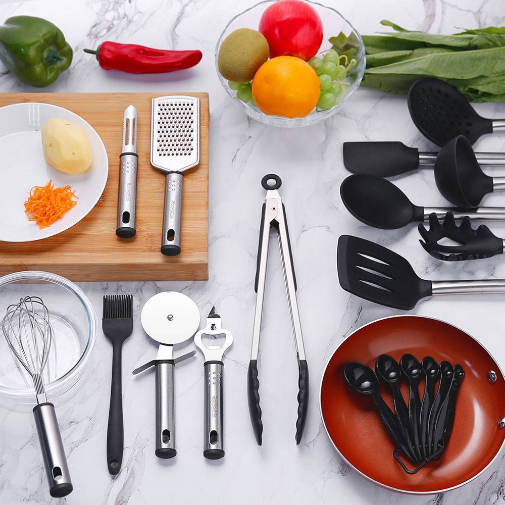 Комплекты посуды и аксессуаров для кухни и их бюджетные варианты