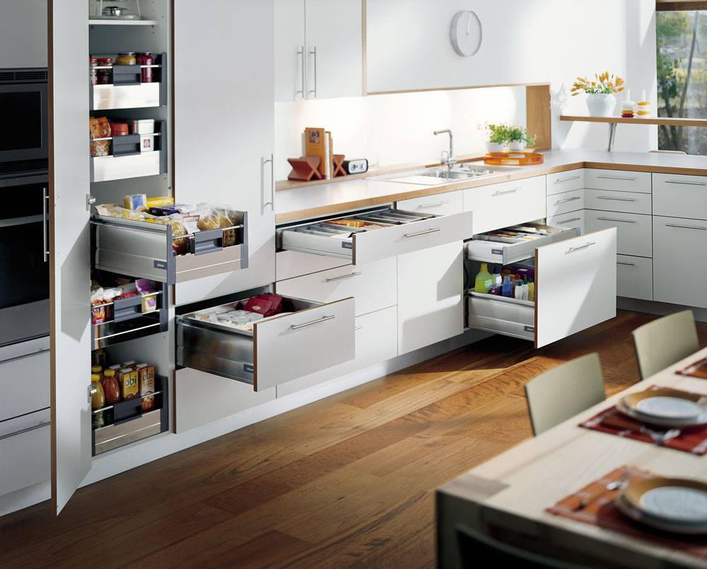 Корпусная кухня - 115 фото новинок дизайна бюджетной и дорогой кухонной мебели