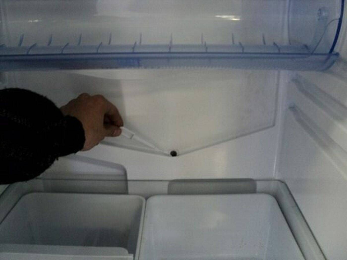 Причины намерзания льда на задних стенках в холодильниках: что делать