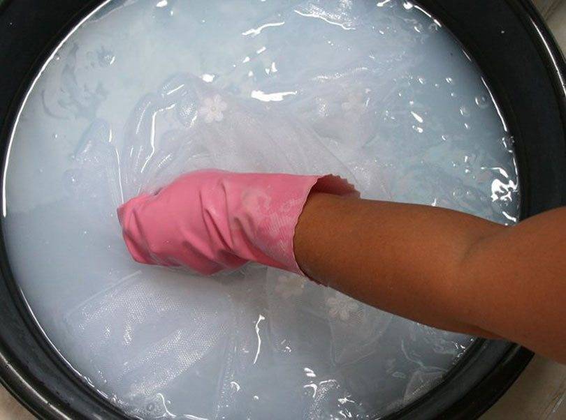 Как стирать тюль, чтобы была белая: соль, перекись и эффективные способы