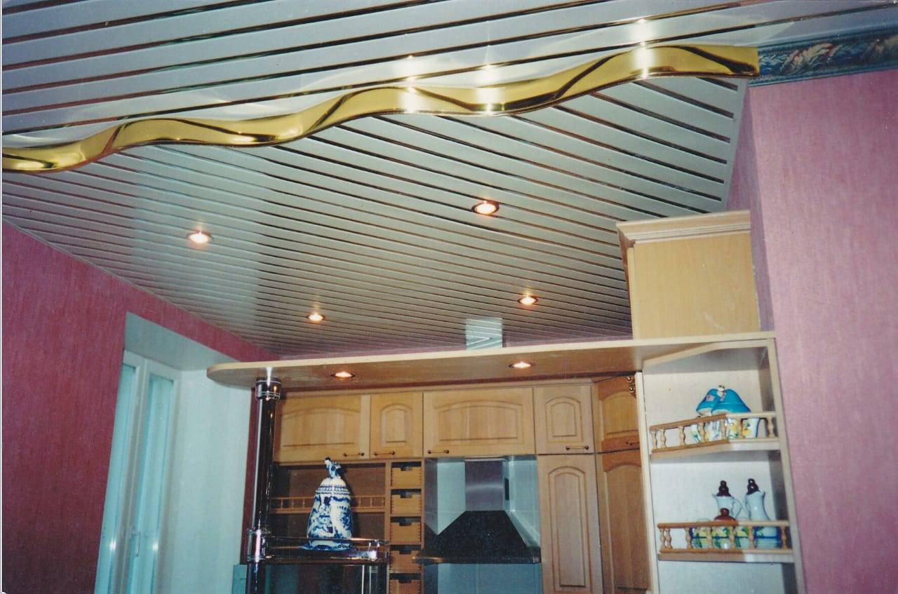 Реечные потолки для кухни - монтаж своими руками (фото)