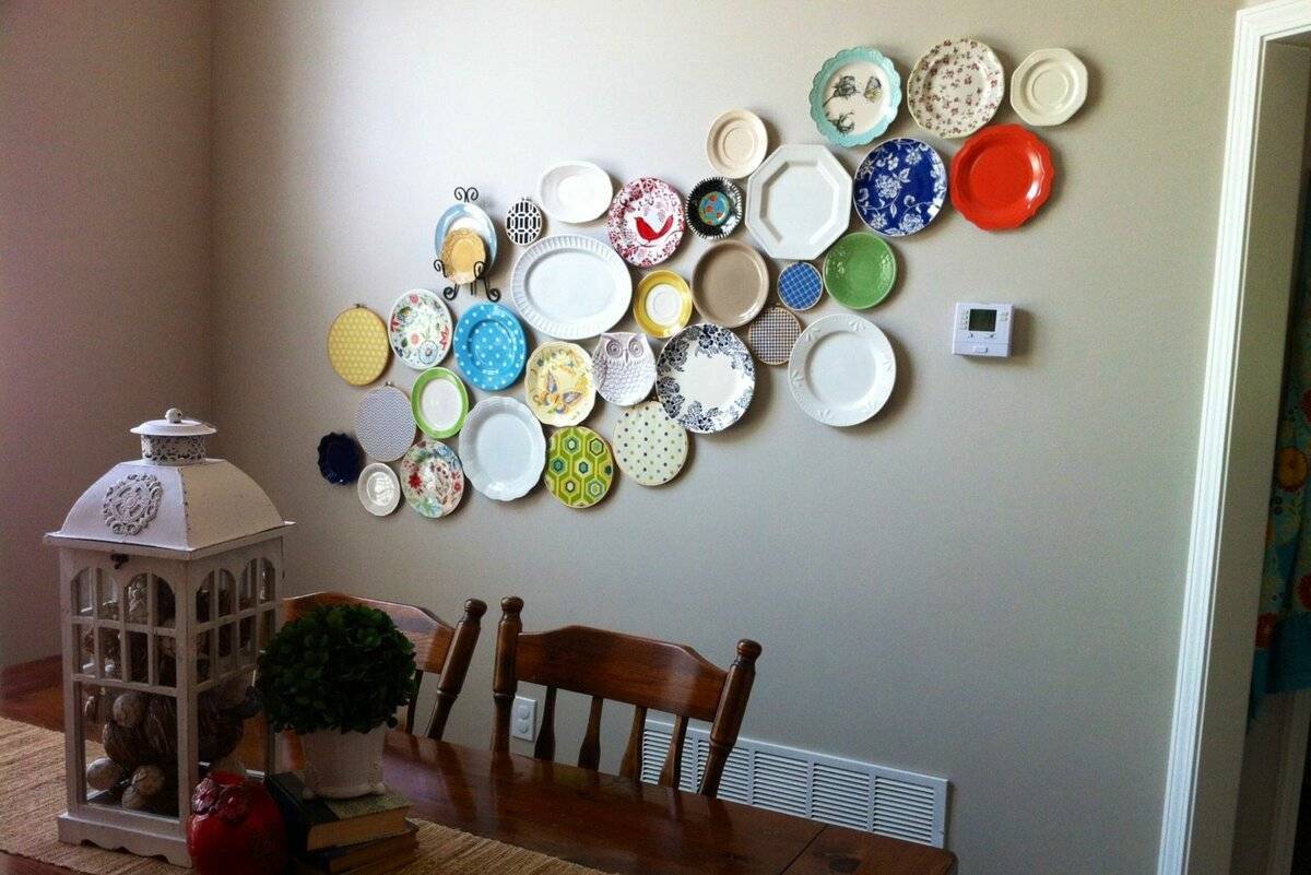 Тарелки на стену: идеи декора и варианты оформления стен при помощи тарелок (135 фото-идей)
