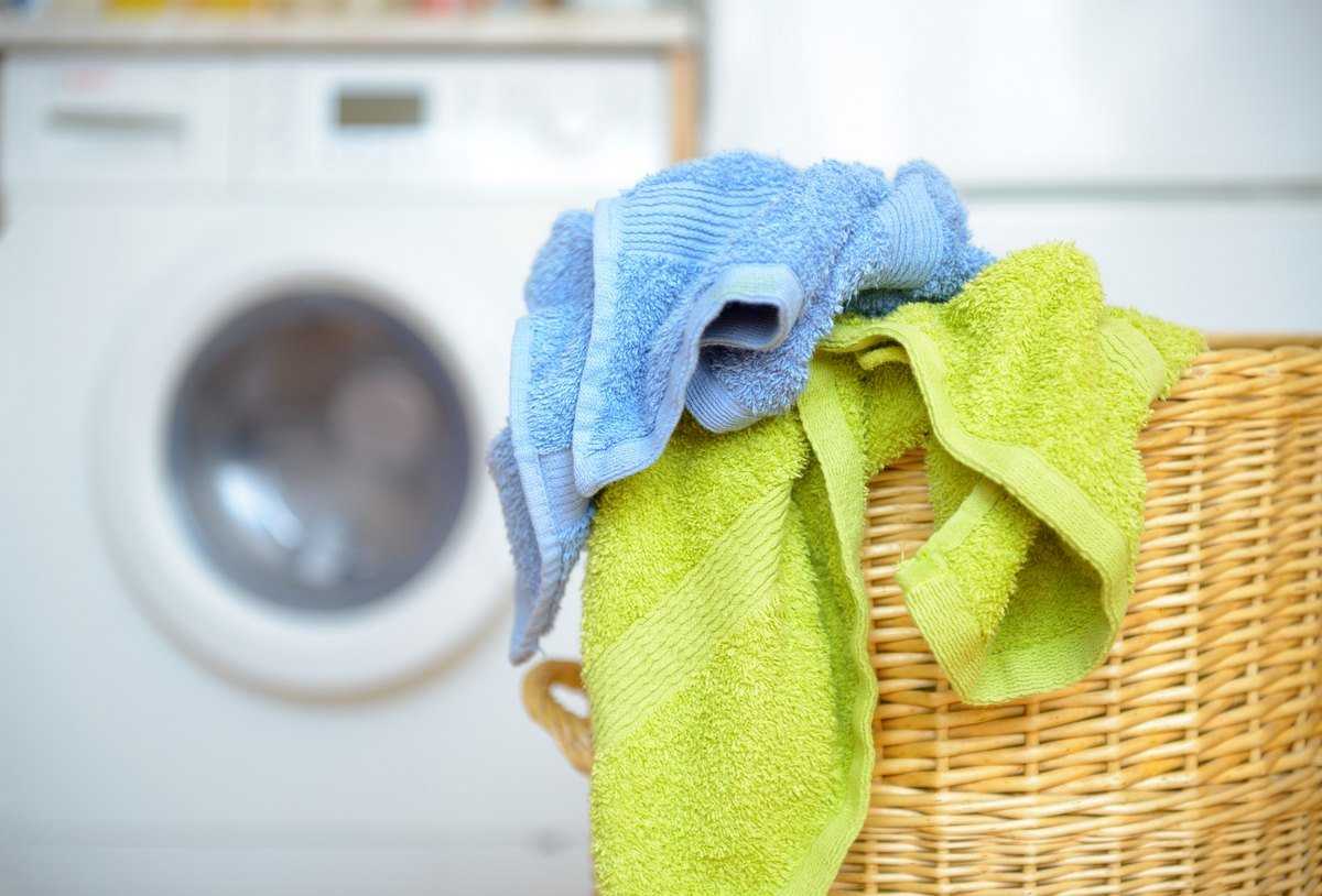 15 способов как отстирать кухонные полотенца от застарелых жирных пятен