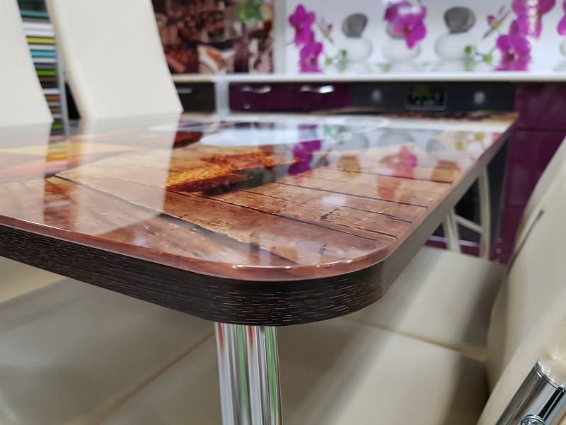 (+80 фото) стеклянные столы для кухни с фотопечатью