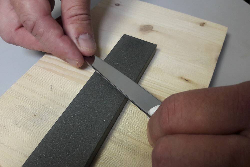 Как правильно точить ножи на станке