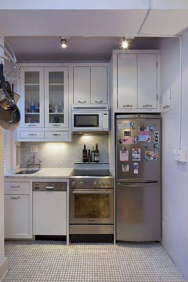 Холодильник на кухне: куда поставить правильно, как вписать его в интерьер