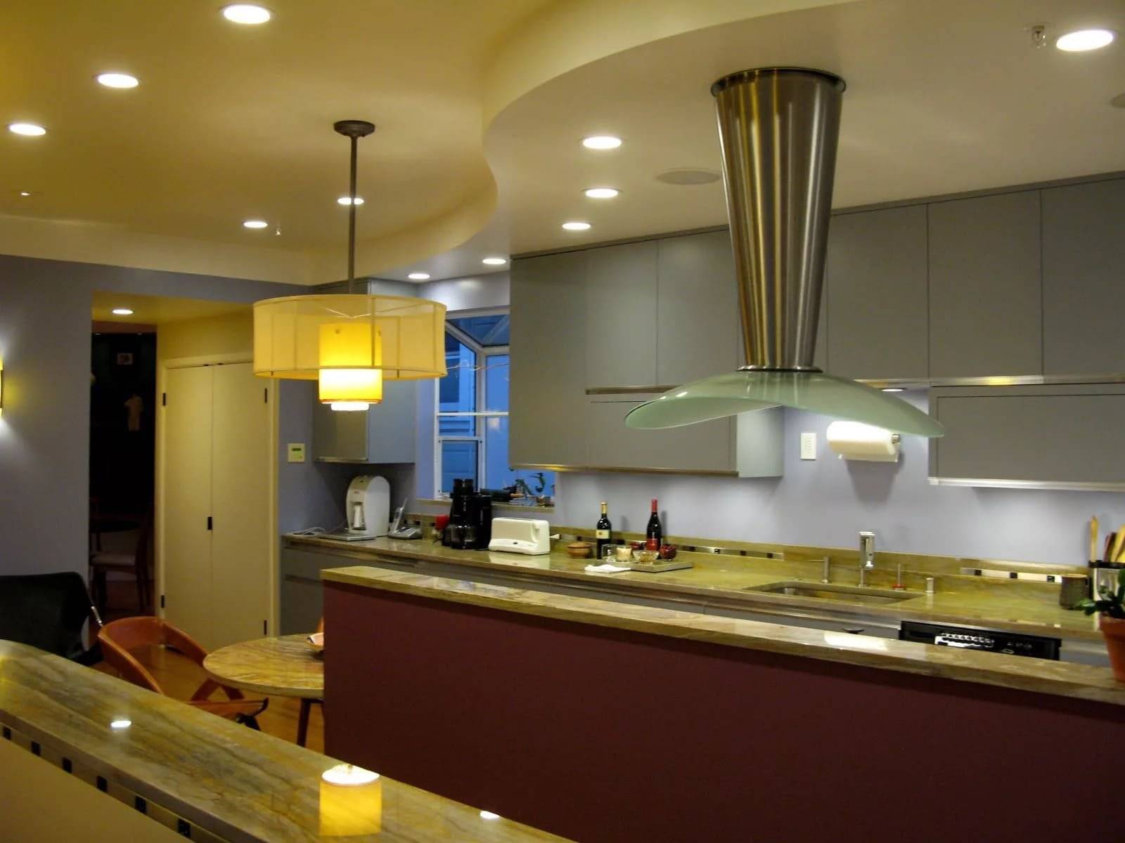 Точечные светильники на кухню - основные виды, особенности расположения и советы по установке