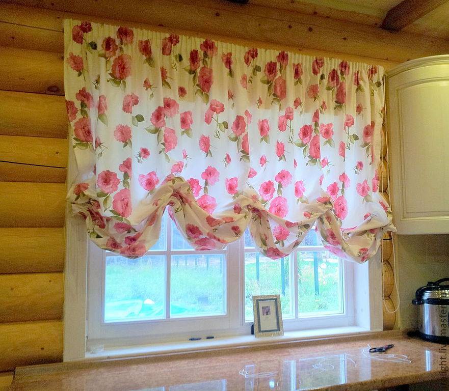 Австрийские шторы в интерьере гостиной, спальни, кухни и детской комнаты, красивые подъемные шторы из тюля и других тканей в дизайне