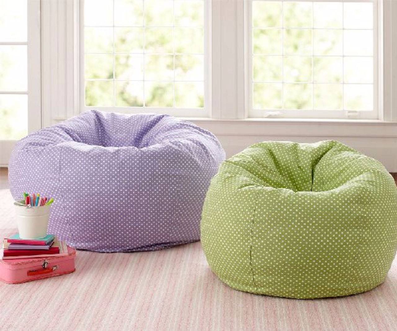 Удобные подушки на стулья: какие свойства учитывать при выборе?
