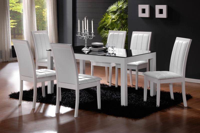 Создание благородного интерьера кухни с помощью белых стульев