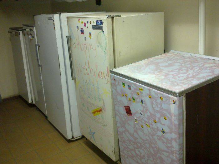 Куда надо деть (сдать) старый холодильник. все про утилизацию и переработку холодильной техники