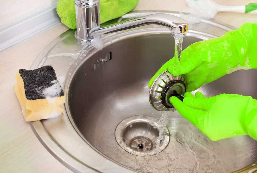 Чем чистить нержавейку: полезные советы по полировке